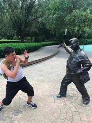 表演技术还挺到位的搞笑图吧gif搞笑图片