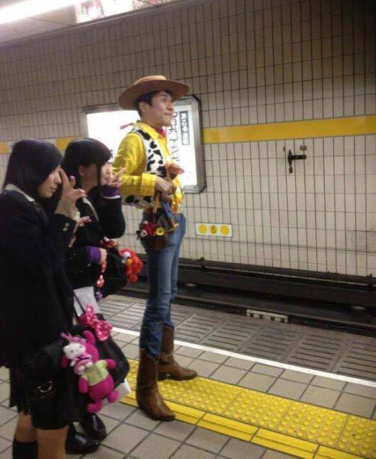 一起和西部牛仔合个影搞笑图吧gif搞笑图片