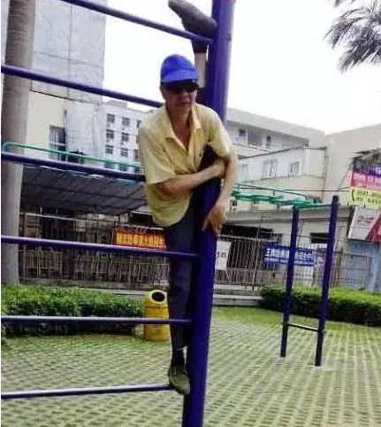 大爷一看就是练过的搞笑图吧gif搞笑图片