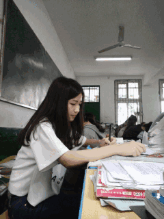 向女同学打招呼的方式搞笑图吧gif搞笑图片