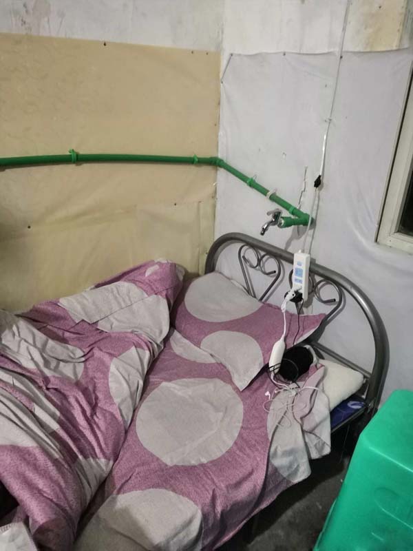 这水龙头是方便睡觉喝水吧搞笑图吧gif搞笑图片