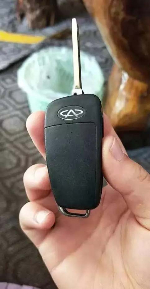 求大神把我的车钥匙P成豪车款搞笑图吧gif搞笑图片