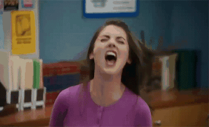 是谁把这妹子逼疯了？大吼大叫停不下来可爱趣图gif搞笑图片