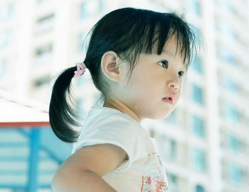 超萌的小女孩可爱趣图gif搞笑图片