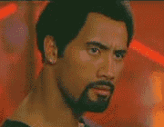 瞪右眼的男人可爱趣图gif搞笑图片