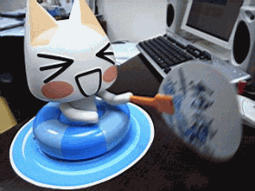 不停扇风的卡通人可爱趣图gif搞笑图片