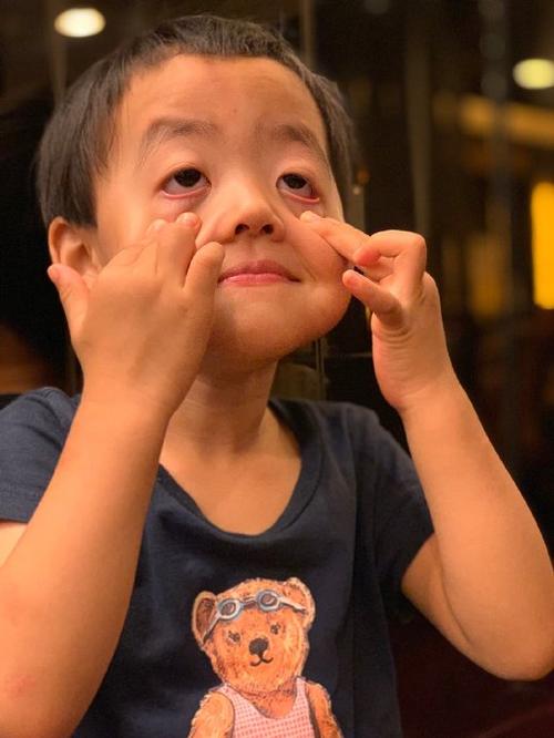 小家伙的猫脸做得好可爱趣图gif搞笑图片