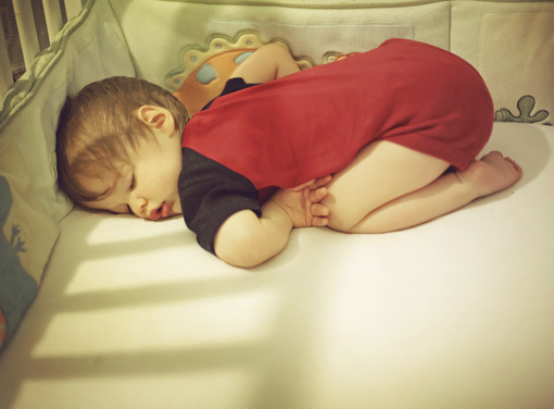 我是这样睡觉的，请勿模仿可爱趣图gif搞笑图片