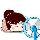 爬在风扇前降温可爱趣图gif搞笑图片