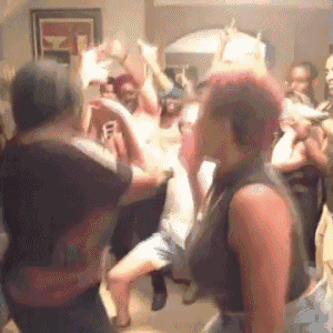 你总嫌有些人懒，说得好像你勤快了就真能干出什么大事儿一样。爆笑gif搞笑图片