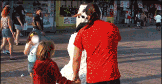 你每天都那么努力，忍受了那么多的寂寞和痛苦。可我也没见你有多爆笑gif搞笑图片