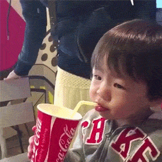 有些人出现在你的生命里就是为了告诉你，你真好骗。爆笑gif搞笑图片