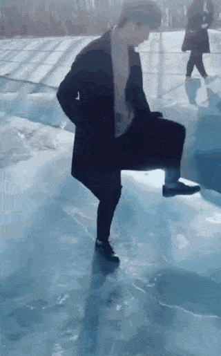 看着都痛....爆笑gif搞笑图片