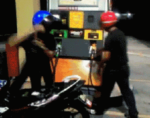 你有本事来打我呀爆笑gif搞笑图片