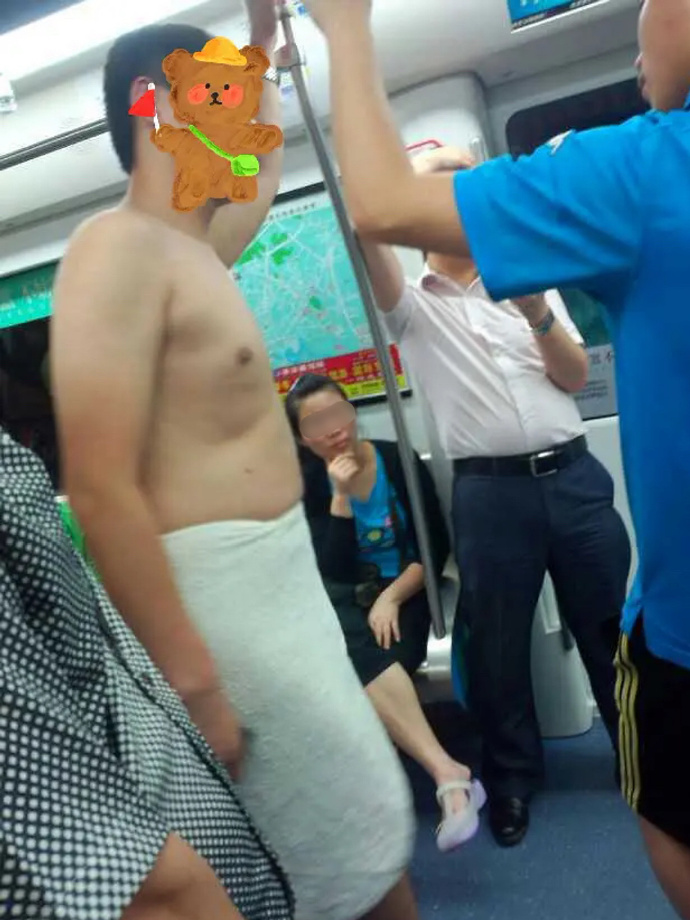 学会宽容伤害自己的人，因为他们很可怜，各人都有自己的难处，大爆笑gif搞笑图片