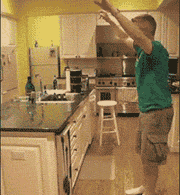 哥们你高估你自己了爆笑gif搞笑图片