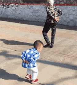 千万不能把孩子交给老人爆笑gif搞笑图片