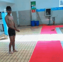 小伙子，下巴疼不疼，你能把人笑死爆笑gif搞笑图片