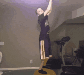 帅帅的我没有摔坏吧，好痛哦爆笑gif搞笑图片