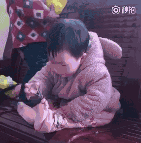 那个，我的脚丫你过来一下好吗？爆笑gif搞笑图片