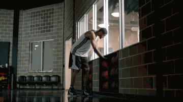 看我九阴白骨爪~爆笑gif搞笑图片