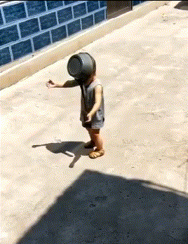 是时候表演真正的技术了，少年内心是怎么想的呢？爆笑gif搞笑图片