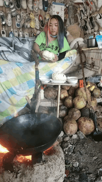 全网唯一一个做饭差点被送走的人！爆笑gif搞笑图片