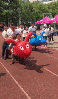 最后这个是亲生的爆笑gif搞笑图片