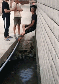 腿短你就别玩爆笑gif搞笑图片