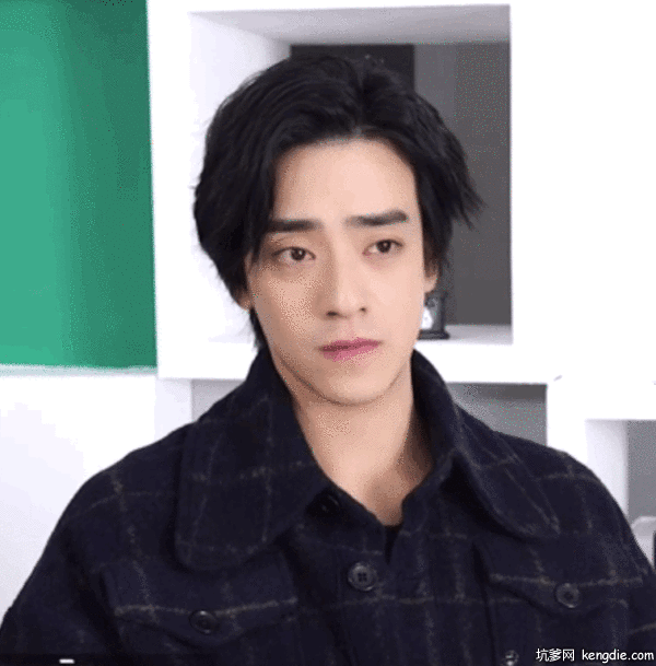 中央美术学院校草微笑很迷人gif动态图片爆笑gif搞笑图片