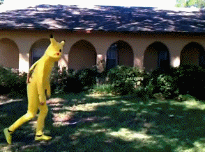 皮卡丘使用了水溅跃爆笑gif动图爆笑gif搞笑图片