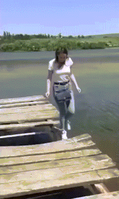 低估了自己爆笑gif动图爆笑gif搞笑图片