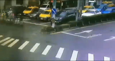 飞龙骑脸爆笑gif动图爆笑gif搞笑图片