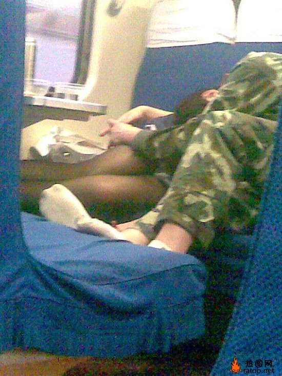 坐火车搞笑图片爆笑gif搞笑图片