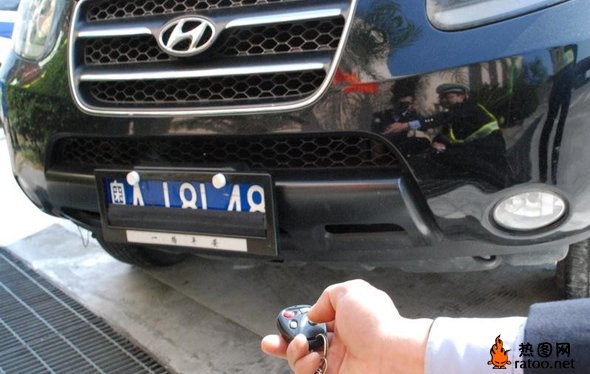 遮挡车牌搞笑图片爆笑gif搞笑图片