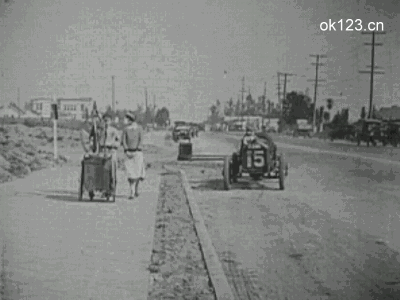 兄弟对不住了，借你女朋友玩两天爆笑gif搞笑图片