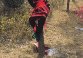 我结个婚容易吗我，你们这样下狠手爆笑gif搞笑图片