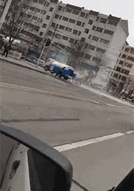 这个洒水喷头有自己的想法爆笑gif搞笑图片