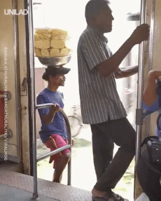 印度三哥就是不一样，每个瞬间都会很神奇爆笑gif搞笑图片