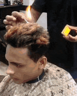 正在用火烫发爆笑gif搞笑图片