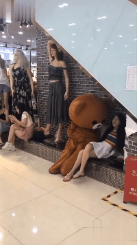 今天刚从派出所出来的第一天爆笑gif搞笑图片