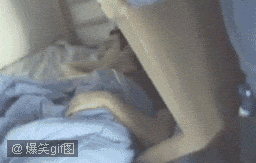 以后睡觉必须得关门上锁爆笑gif搞笑图片