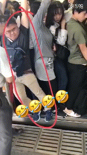 这才是真正的挤地铁-爆笑图片爆笑gif搞笑图片