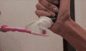 美女刷牙动态图爆笑gif搞笑图片