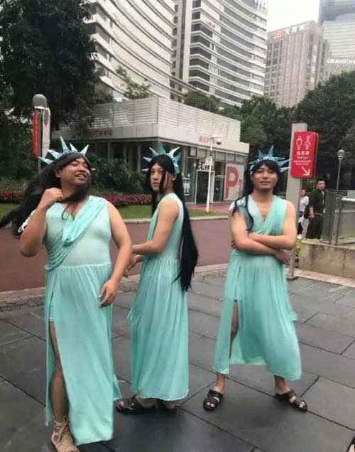 男扮女装基佬搞笑图片爆笑gif搞笑图片