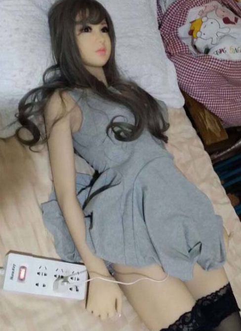 充气娃娃充电老婆搞笑图片爆笑gif搞笑图片