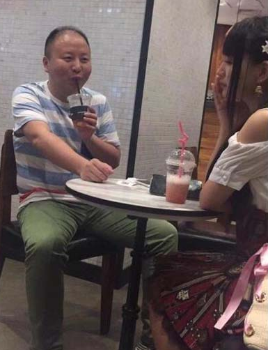 美女见网友搞笑图片爆笑gif搞笑图片