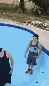 外国人装逼失败搞笑gif动态图爆笑gif搞笑图片