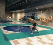 恶搞朋友整人游戏搞笑动态表情包图爆笑gif搞笑图片