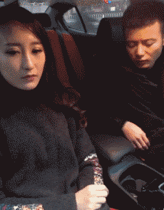 情侣扇巴掌说分手搞笑动态图爆笑gif搞笑图片